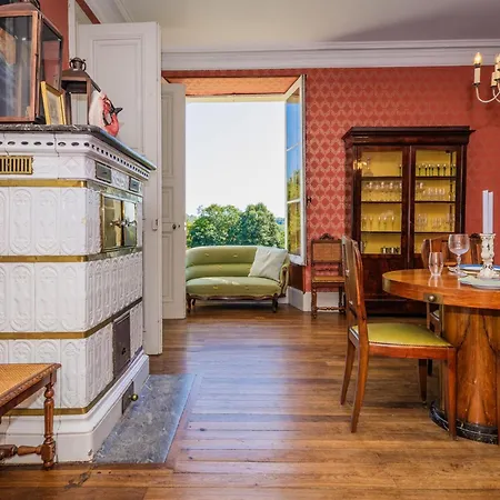 Villa Chateau De La Guerinchie, Beautiful 7 Bedroom Castle In The Heart Of The Dordogne