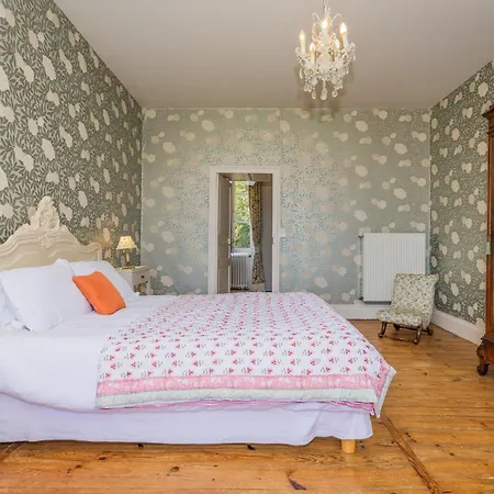 Villa Chateau De La Guerinchie, Beautiful 7 Bedroom Castle In The Heart Of The Dordogne *
