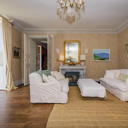 Chateau De La Guerinchie, Beautiful 7 Bedroom Castle In The Heart Of The Dordogne Villa