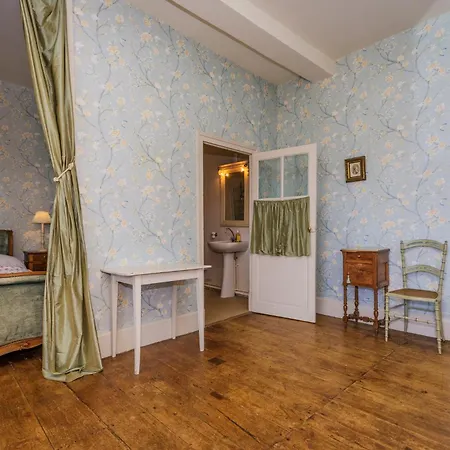 Chateau De La Guerinchie, Beautiful 7 Bedroom Castle In The Heart Of The Dordogne Villa