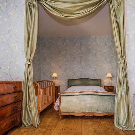 Villa Chateau De La Guerinchie, Beautiful 7 Bedroom Castle In The Heart Of The Dordogne *