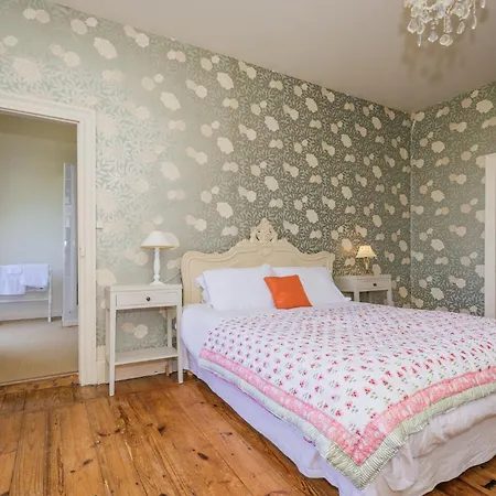 Villa Chateau De La Guerinchie, Beautiful 7 Bedroom Castle In The Heart Of The Dordogne
