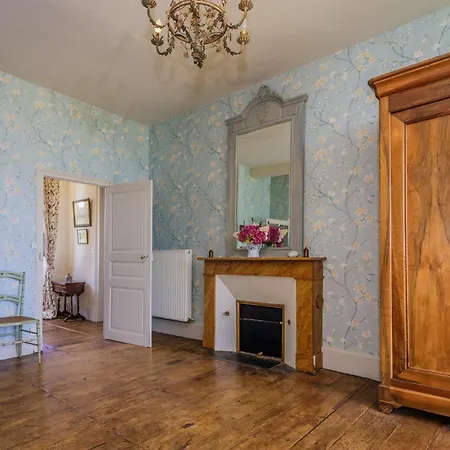 Villa Chateau De La Guerinchie, Beautiful 7 Bedroom Castle In The Heart Of The Dordogne