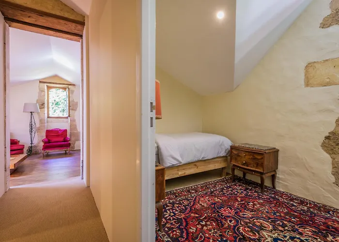 Chateau De La Guerinchie, Beautiful 7 Bedroom Castle In The Heart Of The Dordogne فيلة