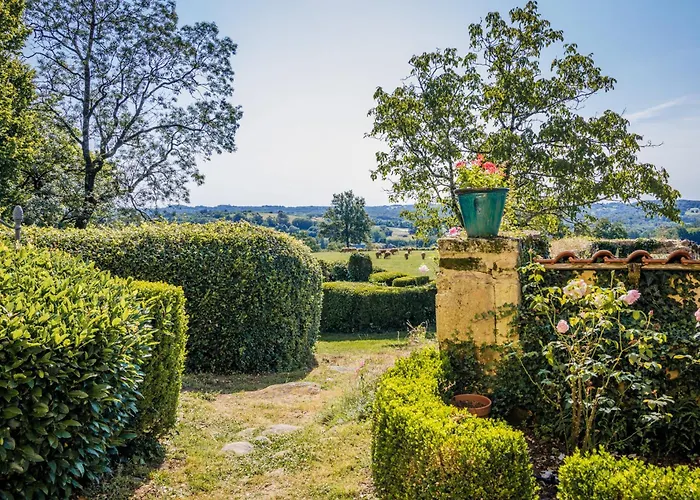 Chateau De La Guerinchie, Beautiful 7 Bedroom Castle In The Heart Of The Dordogne Thiviers